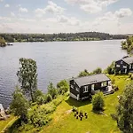Victoria Lakefront In Lyseren Strandpark Omberg