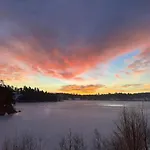 Victoria Lakefront In Lyseren Strandpark * Omberg