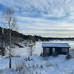Victoria Lakefront In Lyseren Strandpark Omberg