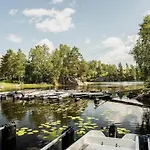 Victoria Lakefront In Lyseren Strandpark Feriehus Omberg