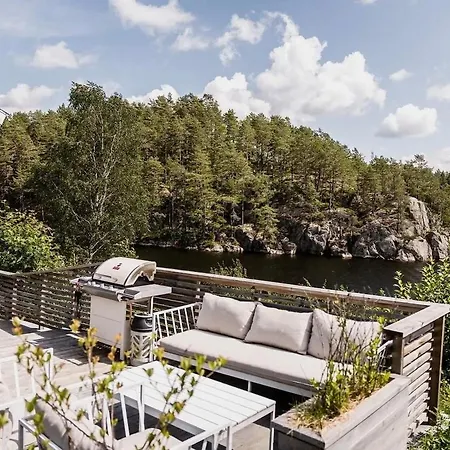 Vakantiehuis Victoria Lakefront In Lyseren Strandpark Omberg