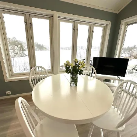 Holiday home Victoria Lakefront In Lyseren Strandpark *