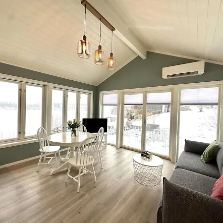 Holiday home Victoria Lakefront In Lyseren Strandpark *