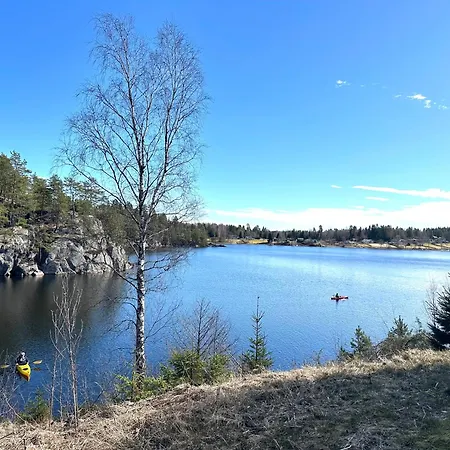 Victoria Lakefront In Lyseren Strandpark Omberg