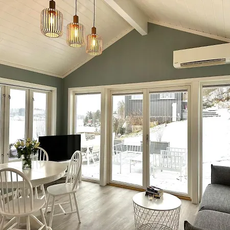 Ferienhaus Victoria Lakefront In Lyseren Strandpark Omberg
